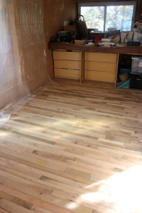 Building a Tiny House :: Installing a Hardwood Floor | Homestead Honey https://homestead-honey.com