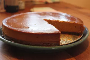 This sweet and spicy winter squash cheesecake recipe is the perfect Autumn dessert | Homestead Honey